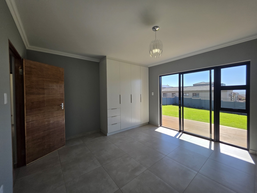 3 Bedroom Property for Sale in Wavecrest Eastern Cape